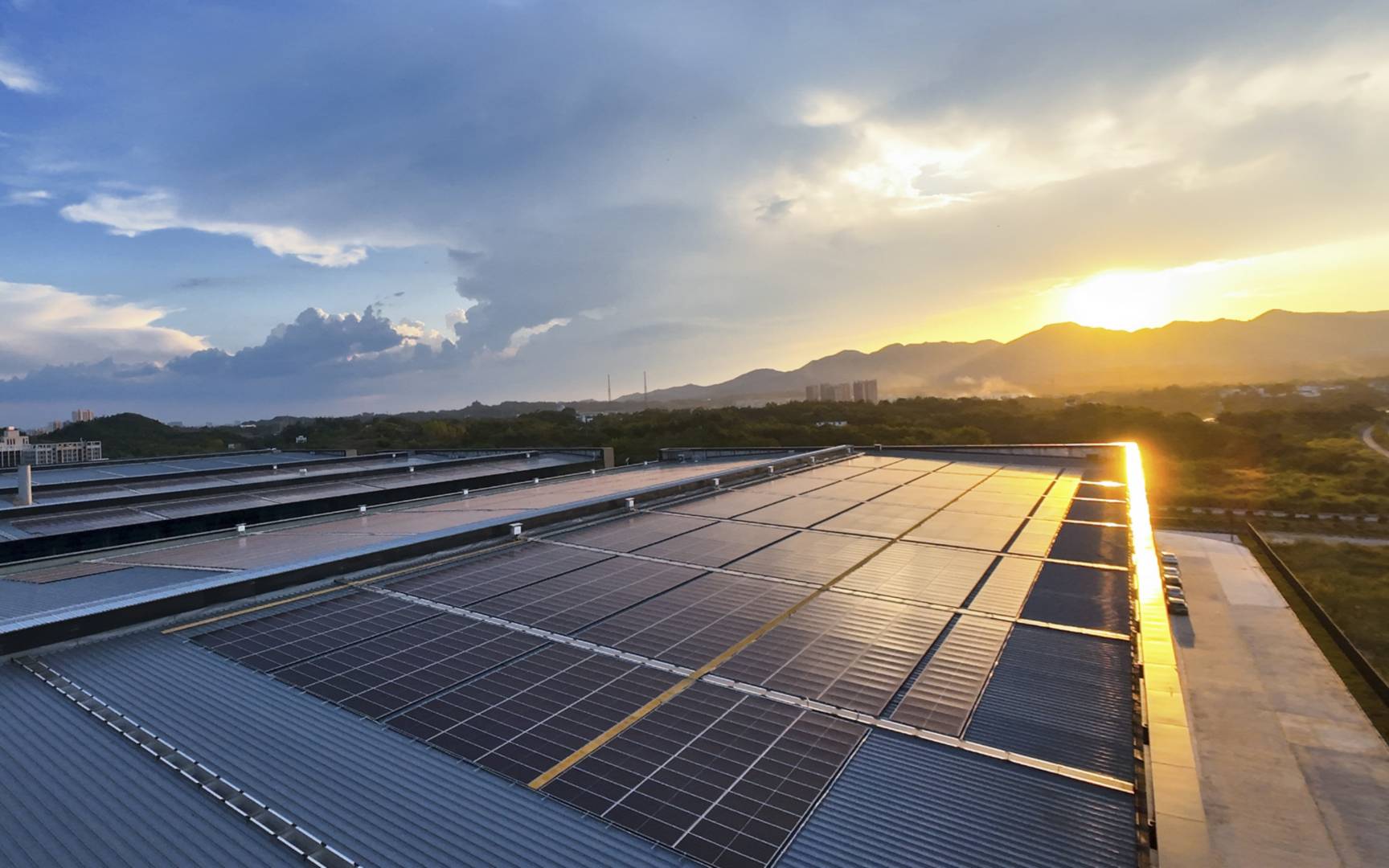 方大集團(tuán)分布式光伏項(xiàng)目雙地落地，屋頂之上點(diǎn)亮綠色未來